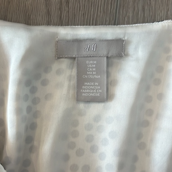 H&M long sleeved polka dot dress NWOT - Picture 2 of 8